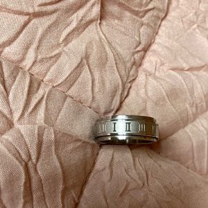 ROMAN NUMERAL SPINNER RING. Stainless Steel. Size 7-7.5
